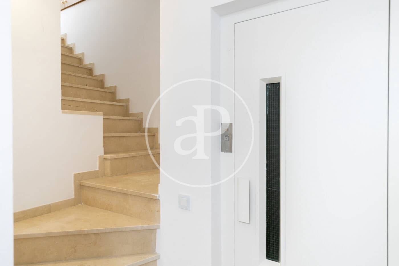 7 soveværelse Villa til salg i Esplugues de Llobregat med swimmingpool - € 1.845.000 (Ref: 9349525)