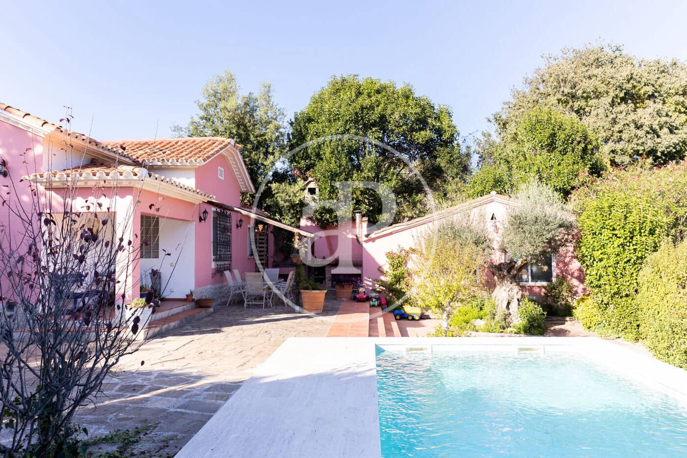 5 makuuhuone Huvila myytävänä paikassa Terrassa mukana uima-altaan - 750 000 € (Ref: 9349526)