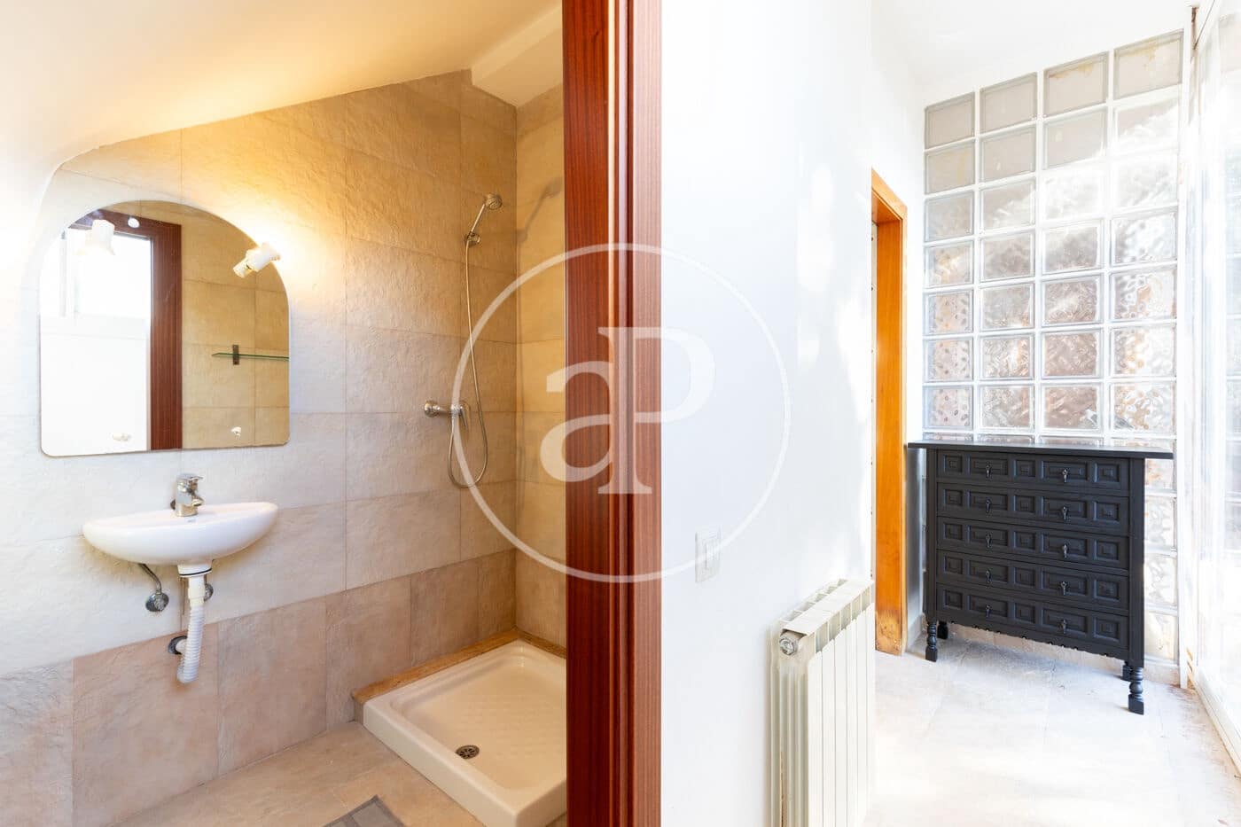 5 makuuhuone Huvila myytävänä paikassa Terrassa mukana uima-altaan - 750 000 € (Ref: 9349526)