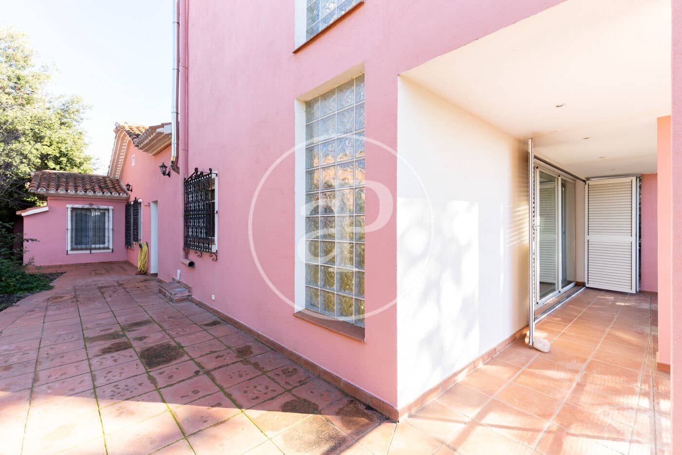 5 makuuhuone Huvila myytävänä paikassa Terrassa mukana uima-altaan - 750 000 € (Ref: 9349526)