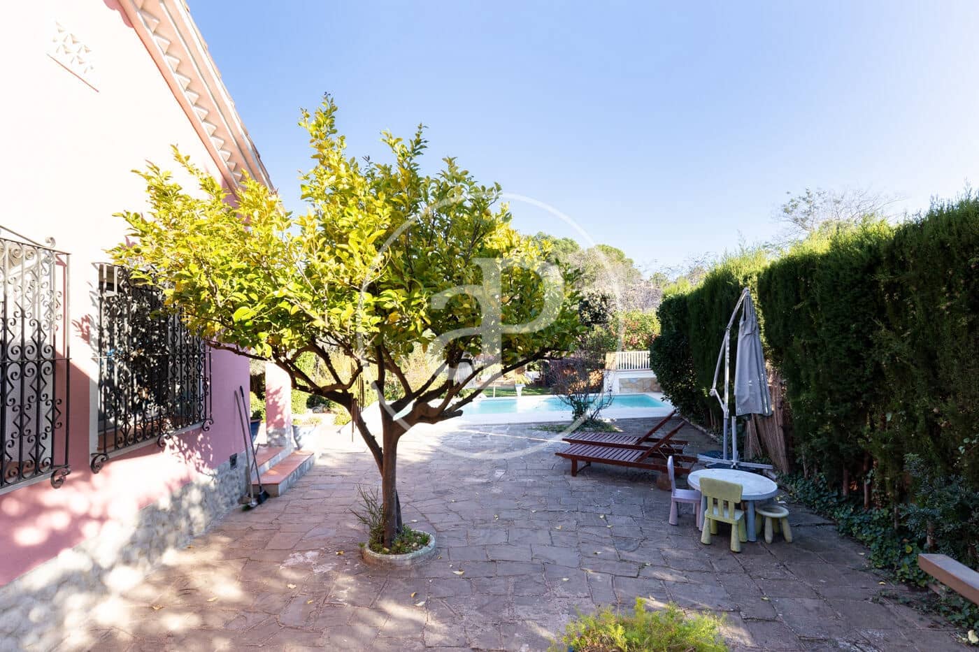 5 makuuhuone Huvila myytävänä paikassa Terrassa mukana uima-altaan - 750 000 € (Ref: 9349526)