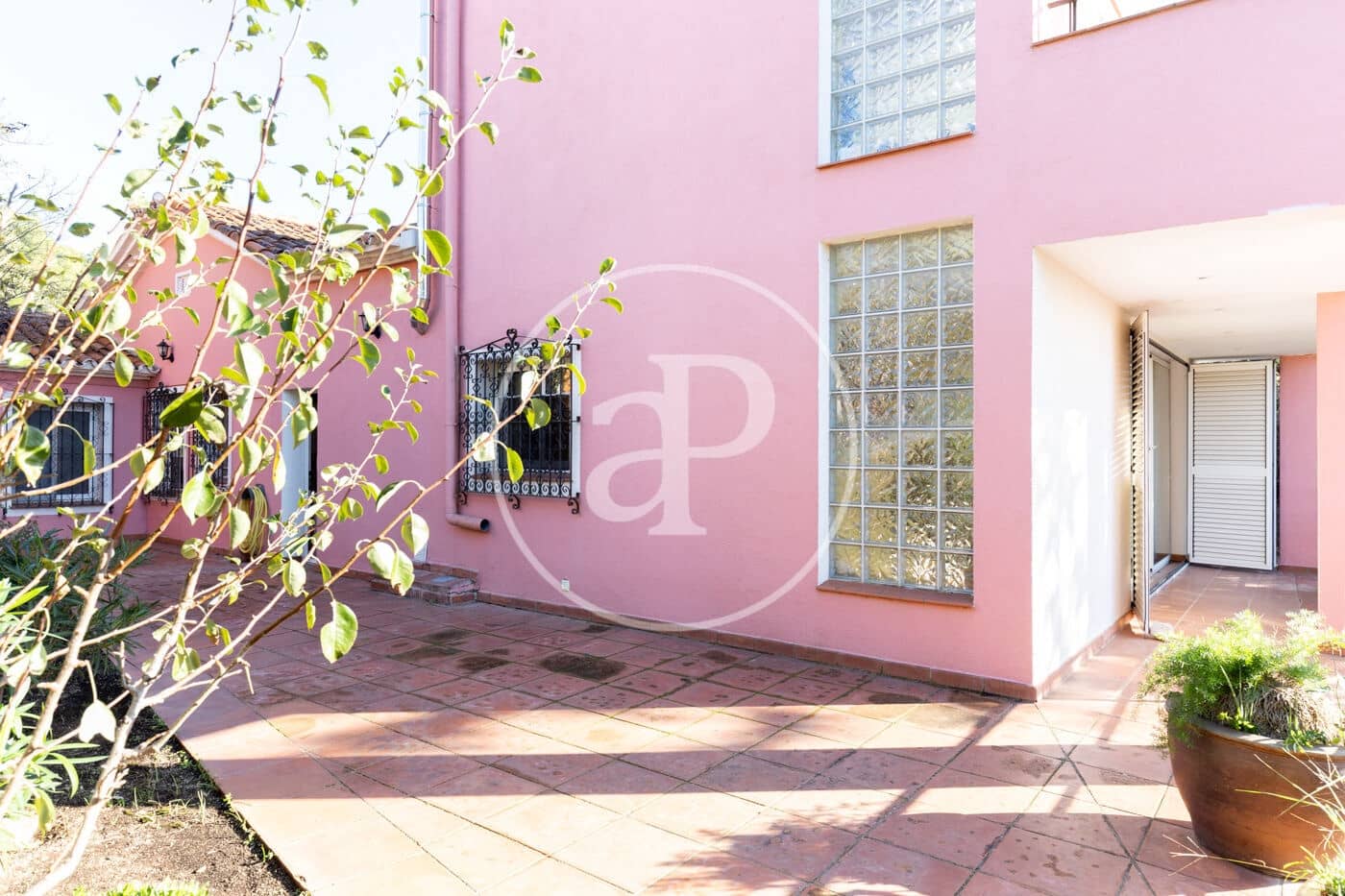 5 makuuhuone Huvila myytävänä paikassa Terrassa mukana uima-altaan - 750 000 € (Ref: 9349526)