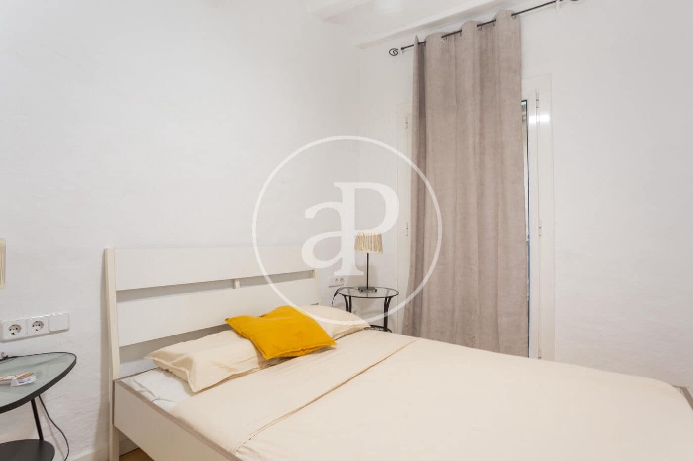 2 bedroom Apartment for rent in Barcelona city - € 1,300 (Ref: 9349527)
