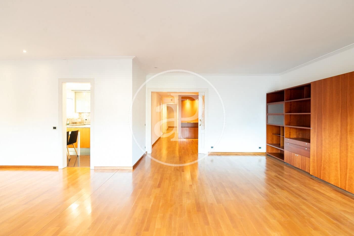 4 soverom Leilighet til leie i Barcelona by - € 4 000 (Ref: 9349528)