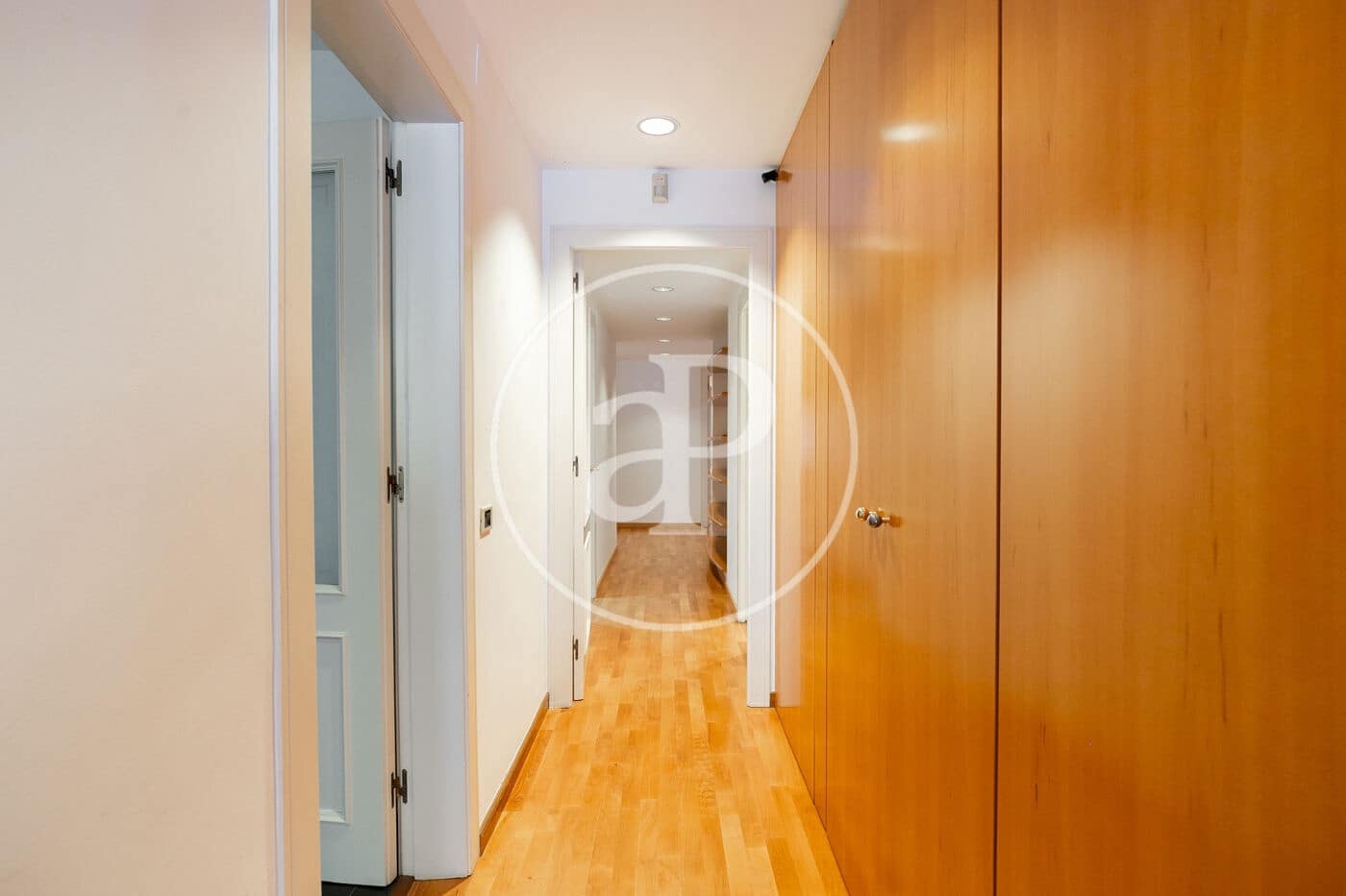 4 soverom Leilighet til leie i Barcelona by - € 4 000 (Ref: 9349528)