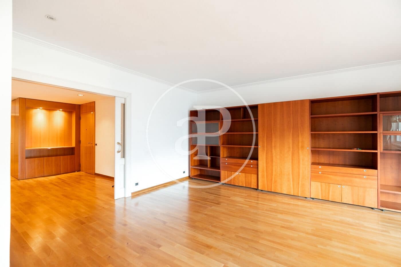 4 soverom Leilighet til leie i Barcelona by - € 4 000 (Ref: 9349528)