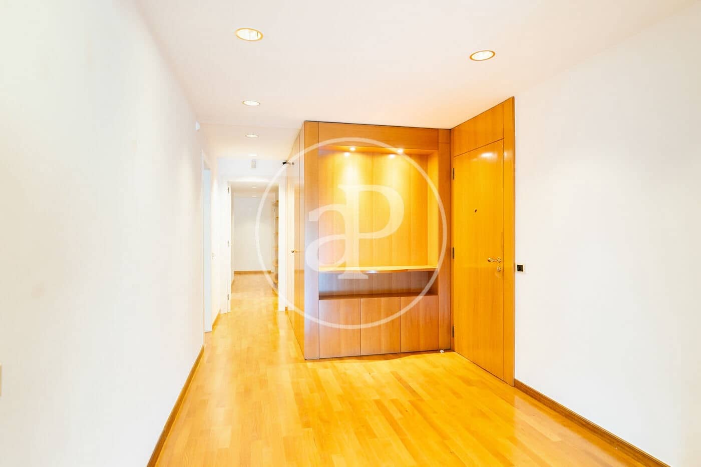 4 soverom Leilighet til leie i Barcelona by - € 4 000 (Ref: 9349528)