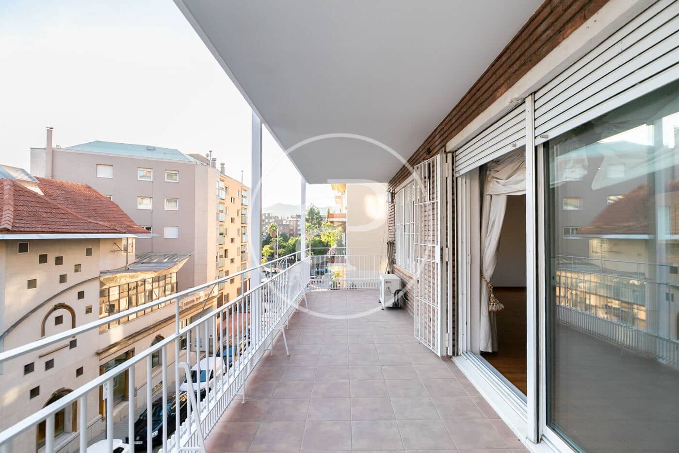 4 soverom Leilighet til leie i Barcelona by - € 4 000 (Ref: 9349528)