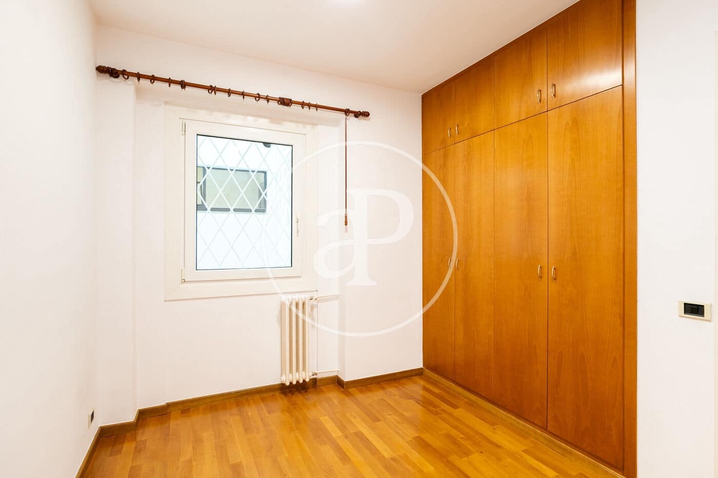 4 soverom Leilighet til leie i Barcelona by - € 4 000 (Ref: 9349528)