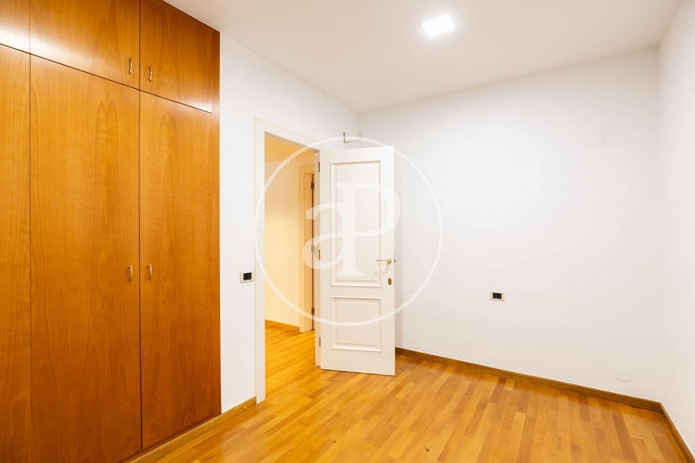 4 soverom Leilighet til leie i Barcelona by - € 4 000 (Ref: 9349528)