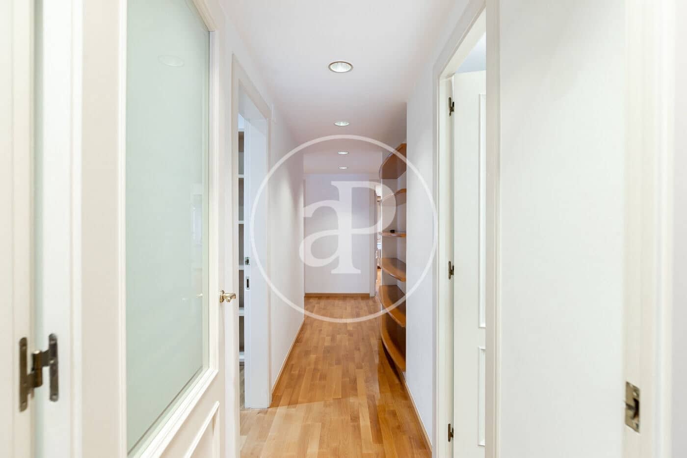 4 soverom Leilighet til leie i Barcelona by - € 4 000 (Ref: 9349528)