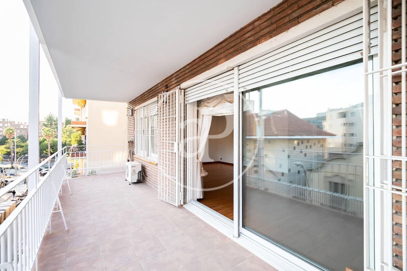 4 soverom Leilighet til leie i Barcelona by - € 4 000 (Ref: 9349528)