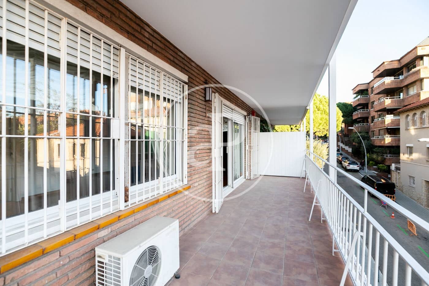 4 soverom Leilighet til leie i Barcelona by - € 4 000 (Ref: 9349528)