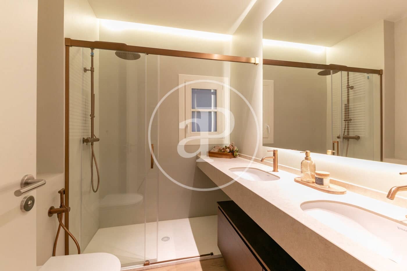 4 bedroom Apartment for sale in Barcelona city - € 1,790,000 (Ref: 9349529)