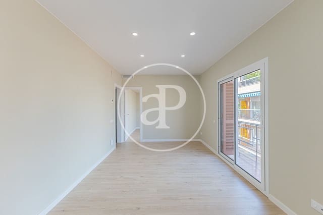 3 bedroom Apartment for sale in Sants, Barcelona city - € 455,000 (Ref: 9353605)