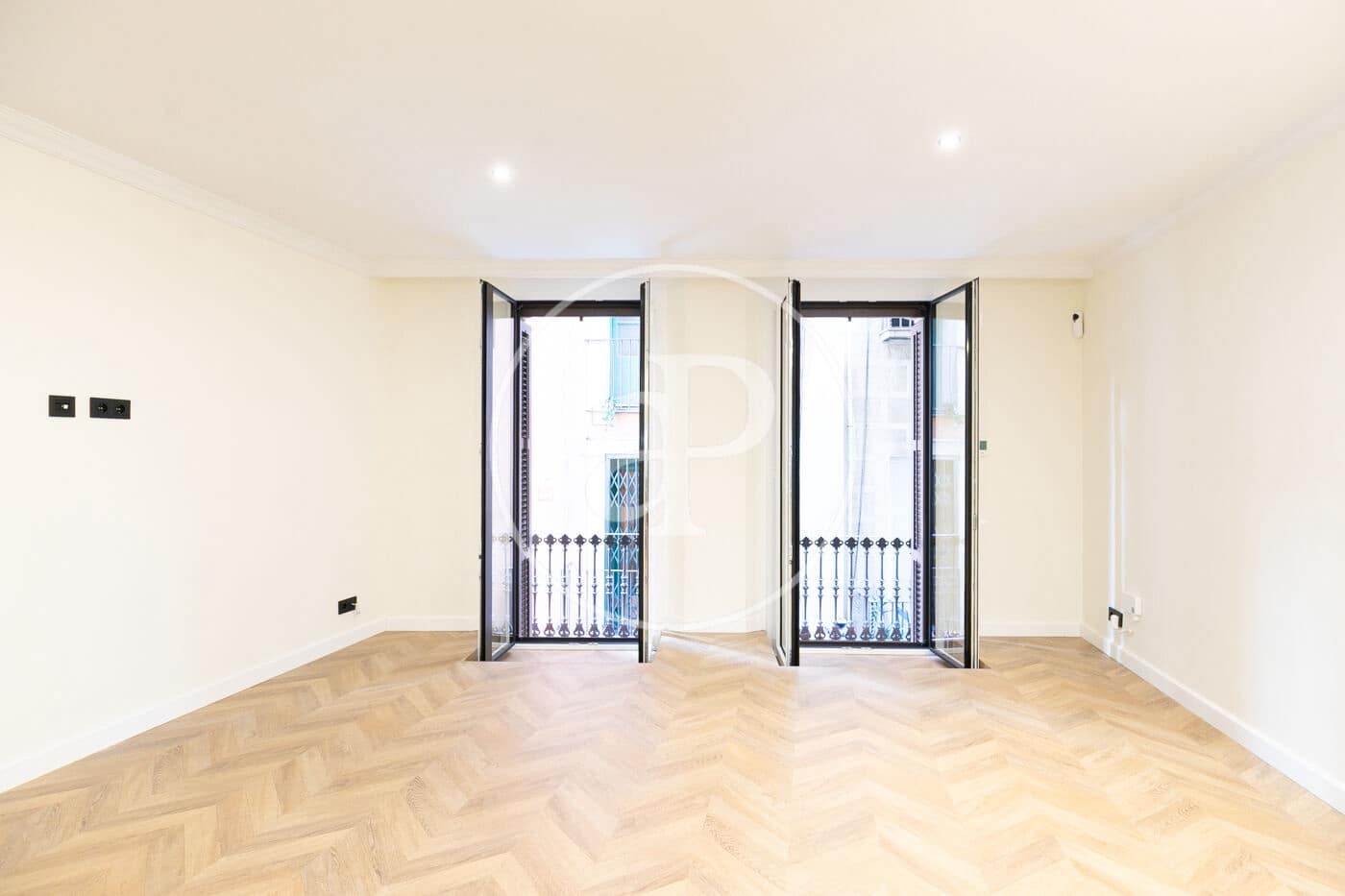 3 bedroom Apartment for sale in Barcelona city - € 650,000 (Ref: 9353606)