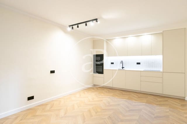 3 bedroom Apartment for sale in El Barri Gòtic, Barcelona city - € 650,000 (Ref: 9353606)