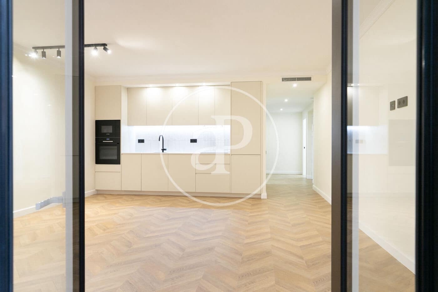 3 bedroom Apartment for sale in Barcelona city - € 650,000 (Ref: 9353606)
