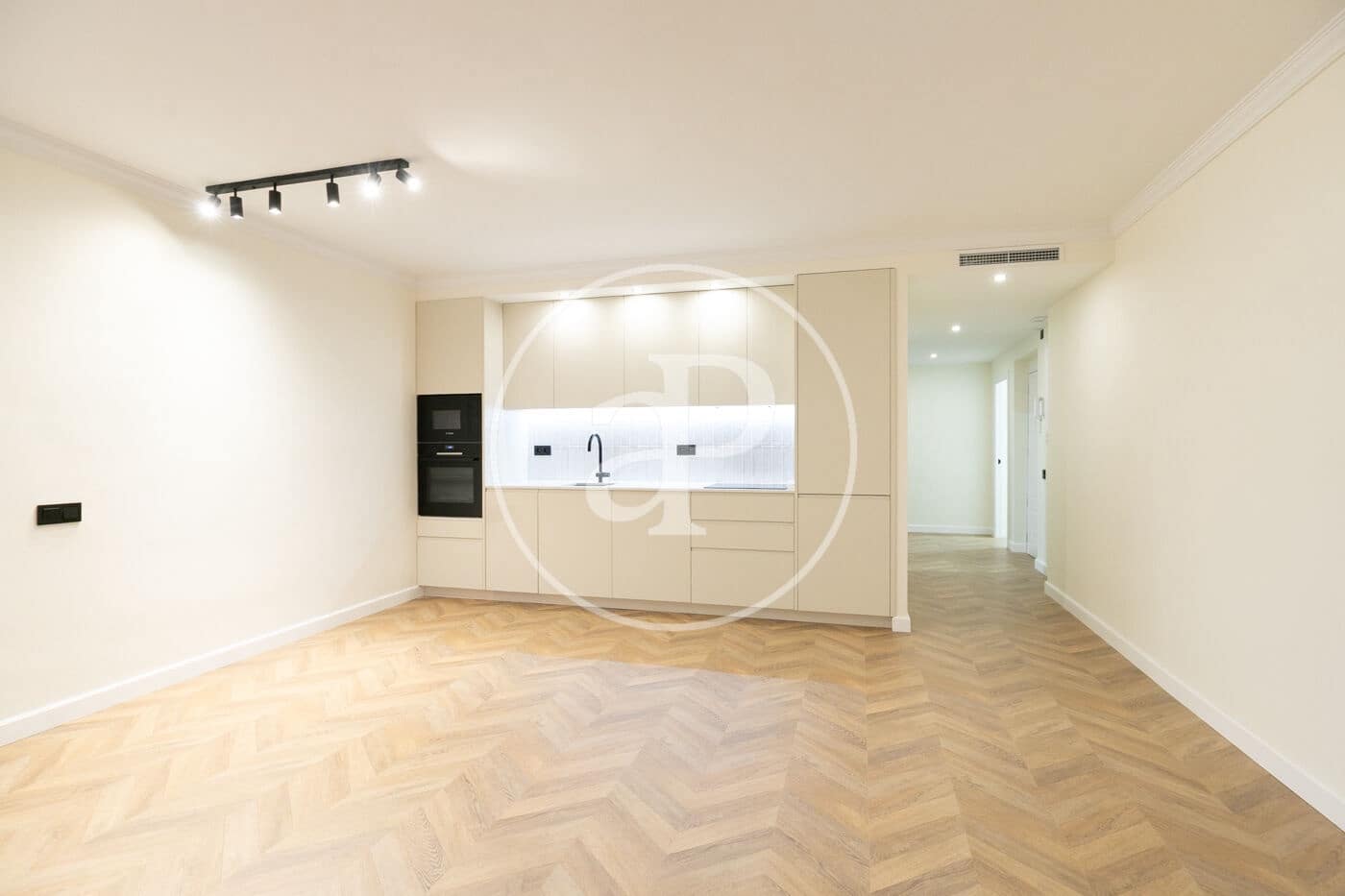 3 bedroom Apartment for sale in Barcelona city - € 650,000 (Ref: 9353606)