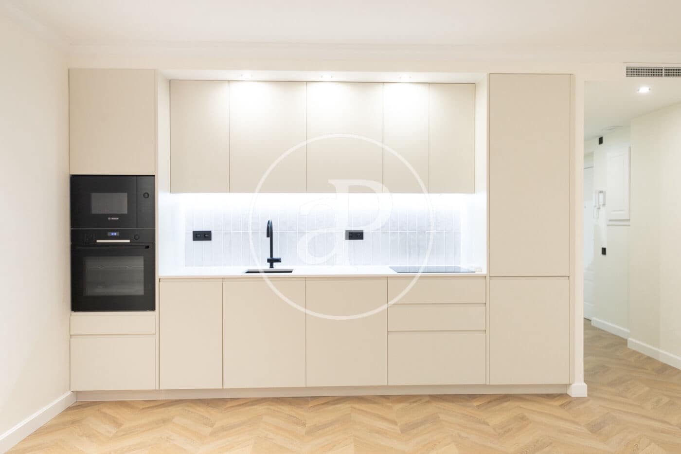 3 bedroom Apartment for sale in Barcelona city - € 650,000 (Ref: 9353606)