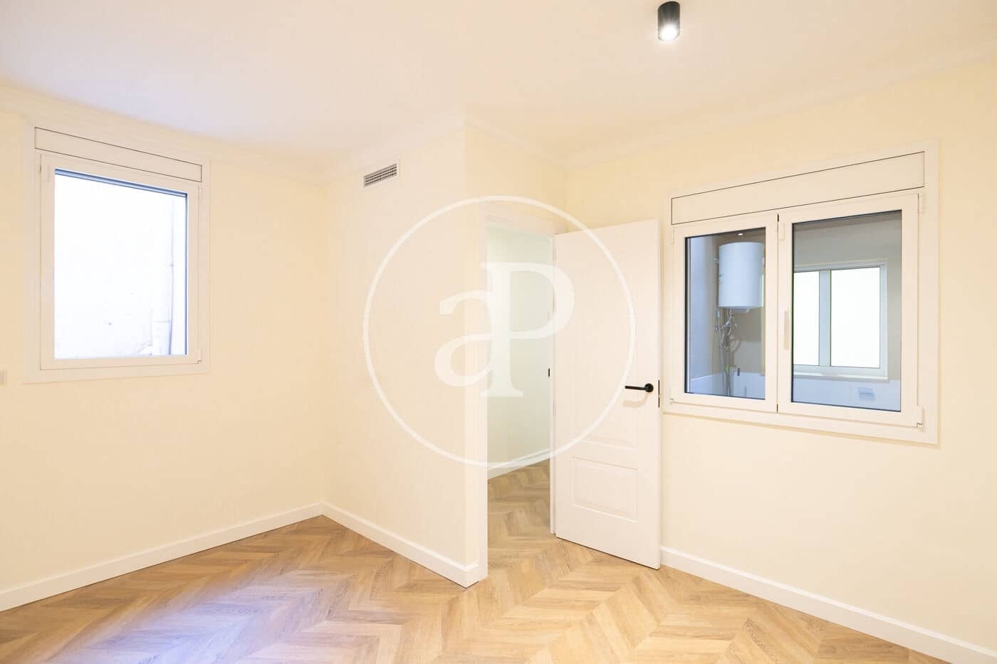 3 bedroom Apartment for sale in Barcelona city - € 650,000 (Ref: 9353606)