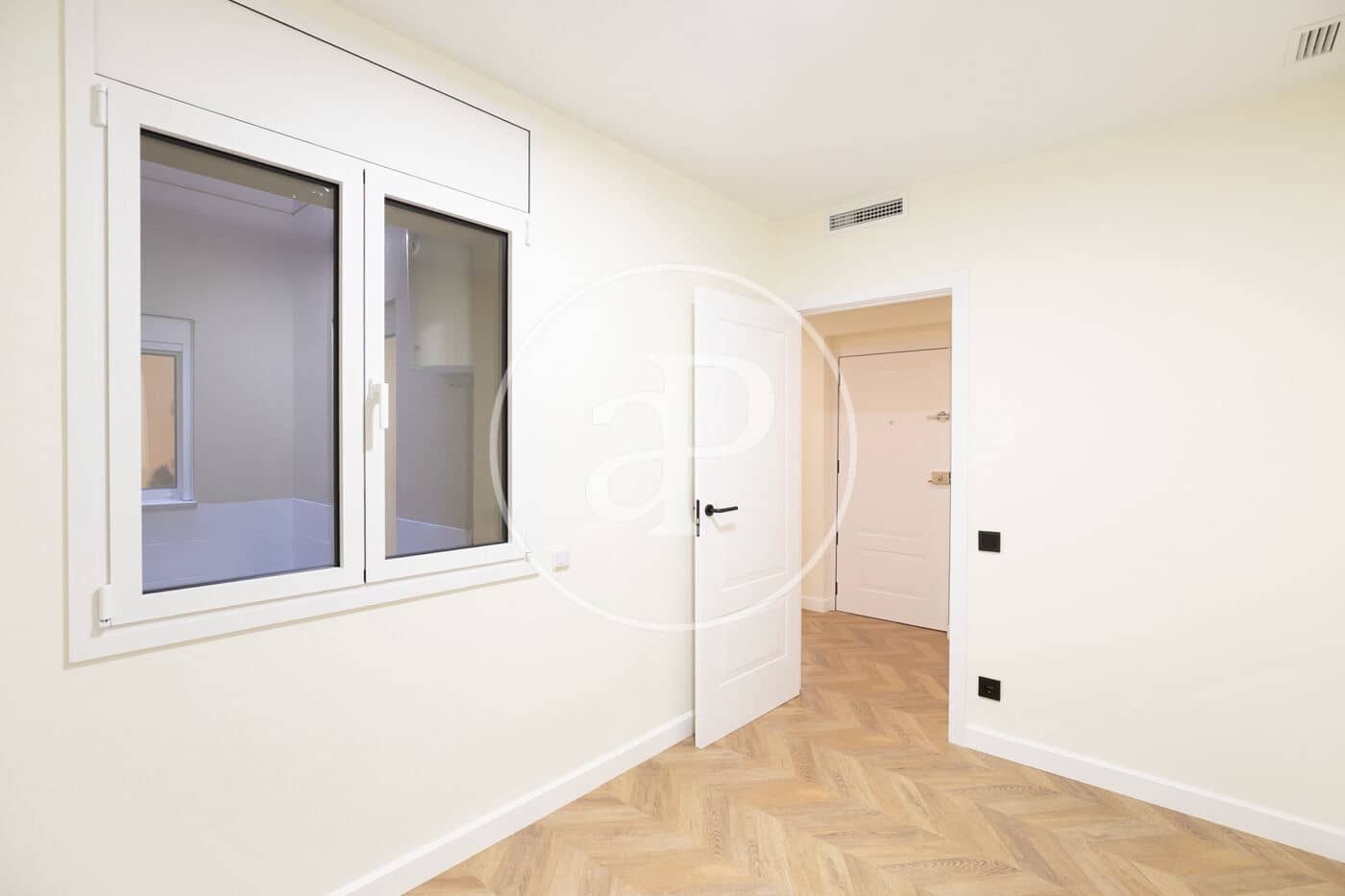 3 bedroom Apartment for sale in Barcelona city - € 650,000 (Ref: 9353606)