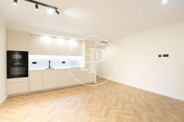 3 bedroom Apartment for sale in El Barri Gòtic, Barcelona city - € 650,000 (Ref: 9353606)