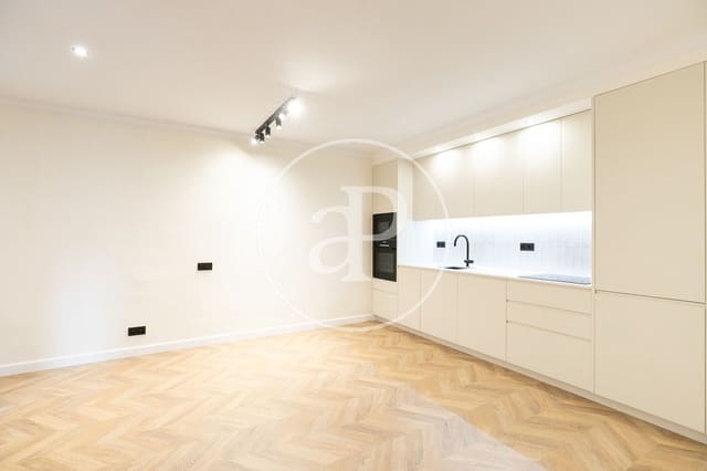 3 bedroom Apartment for sale in El Barri Gòtic, Barcelona city - € 650,000 (Ref: 9353606)