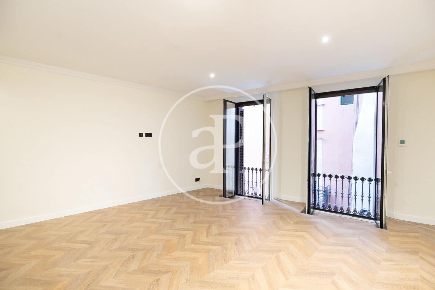 3 bedroom Apartment for sale in Barcelona city - € 650,000 (Ref: 9353606)