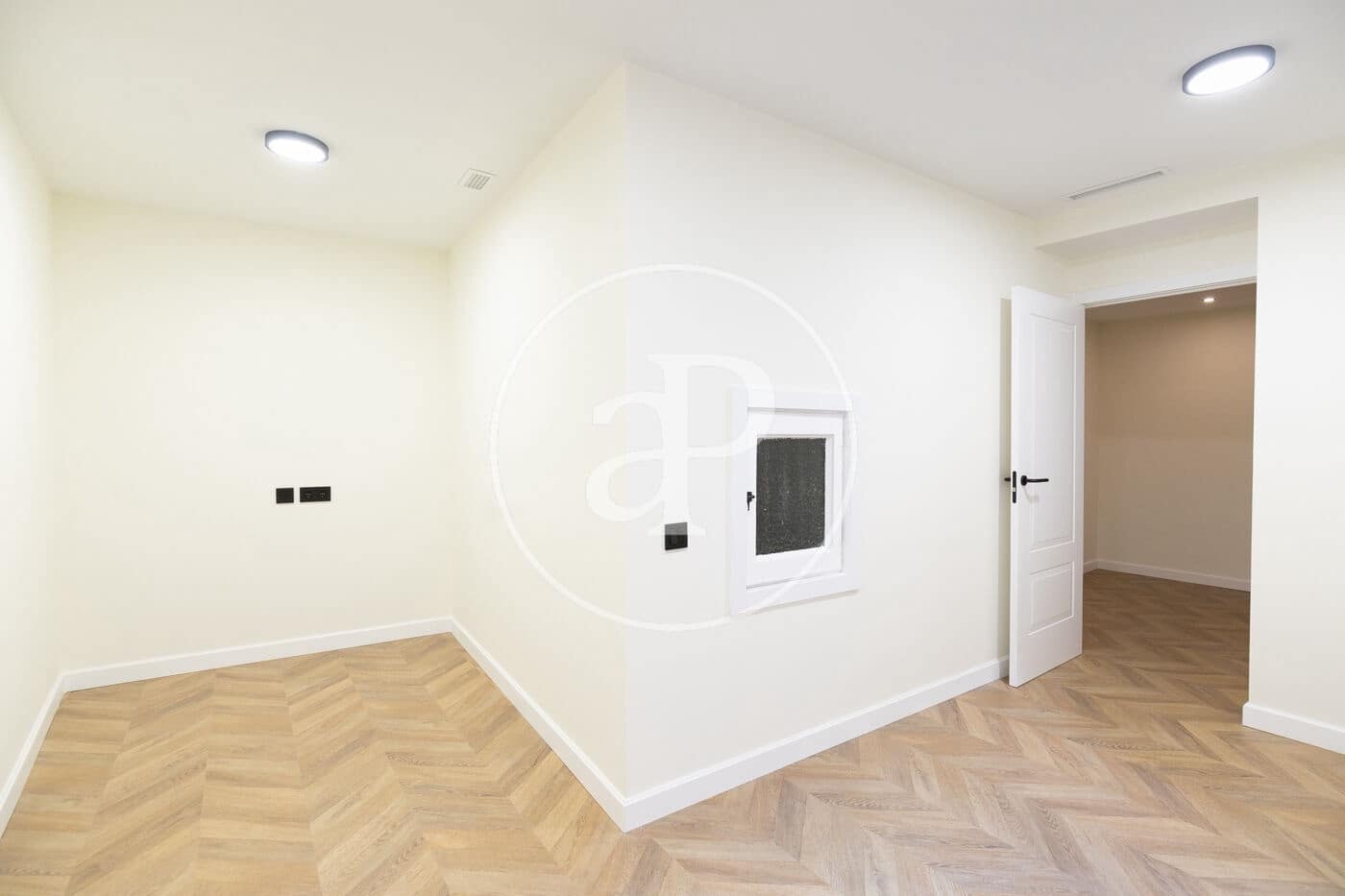 3 bedroom Apartment for sale in Barcelona city - € 650,000 (Ref: 9353606)