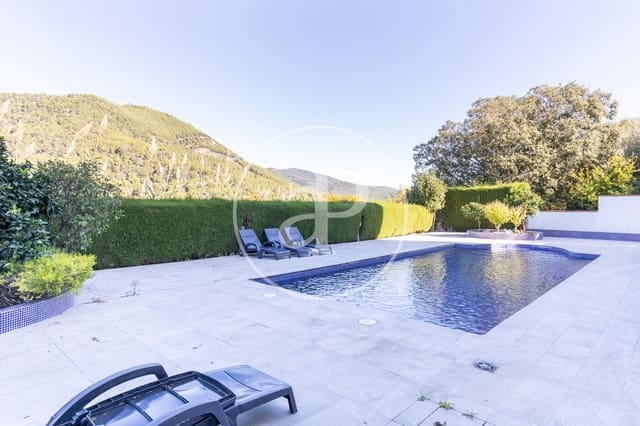 5 soveværelse Villa til salg i Castellar del Vallès med swimmingpool - € 680.000 (Ref: 9353607)