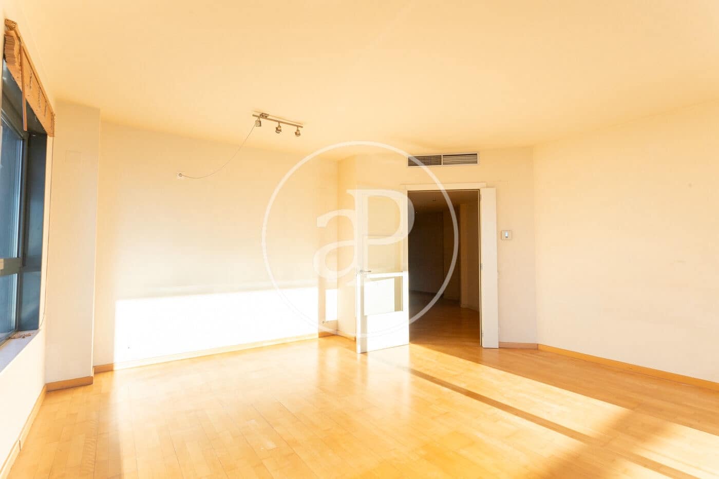 4 camera da letto Appartamento da affittare in Barcelona citta con piscina - 3.700 € (Rif: 9355826)