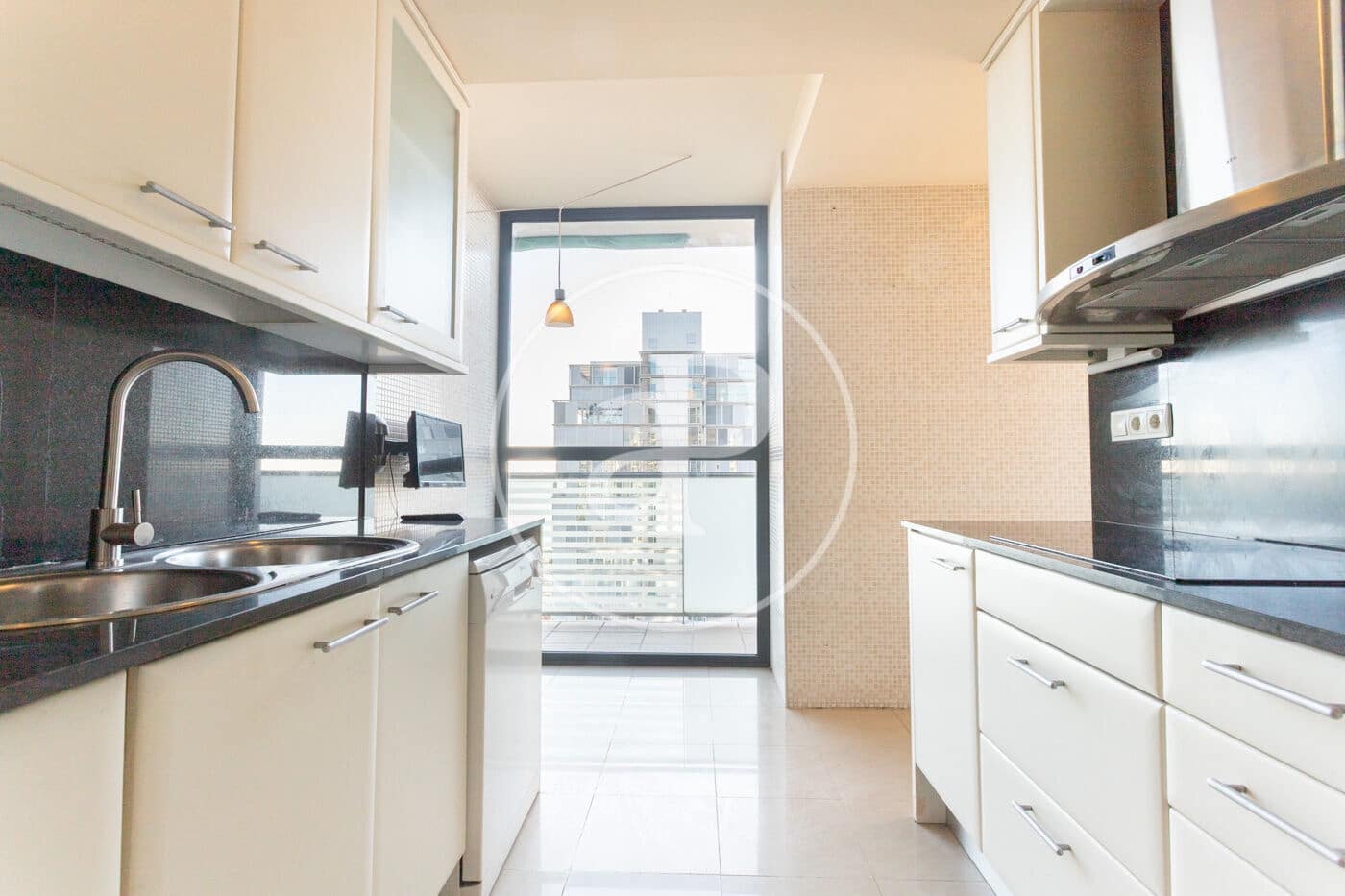 4 camera da letto Appartamento da affittare in Barcelona citta con piscina - 3.700 € (Rif: 9355826)