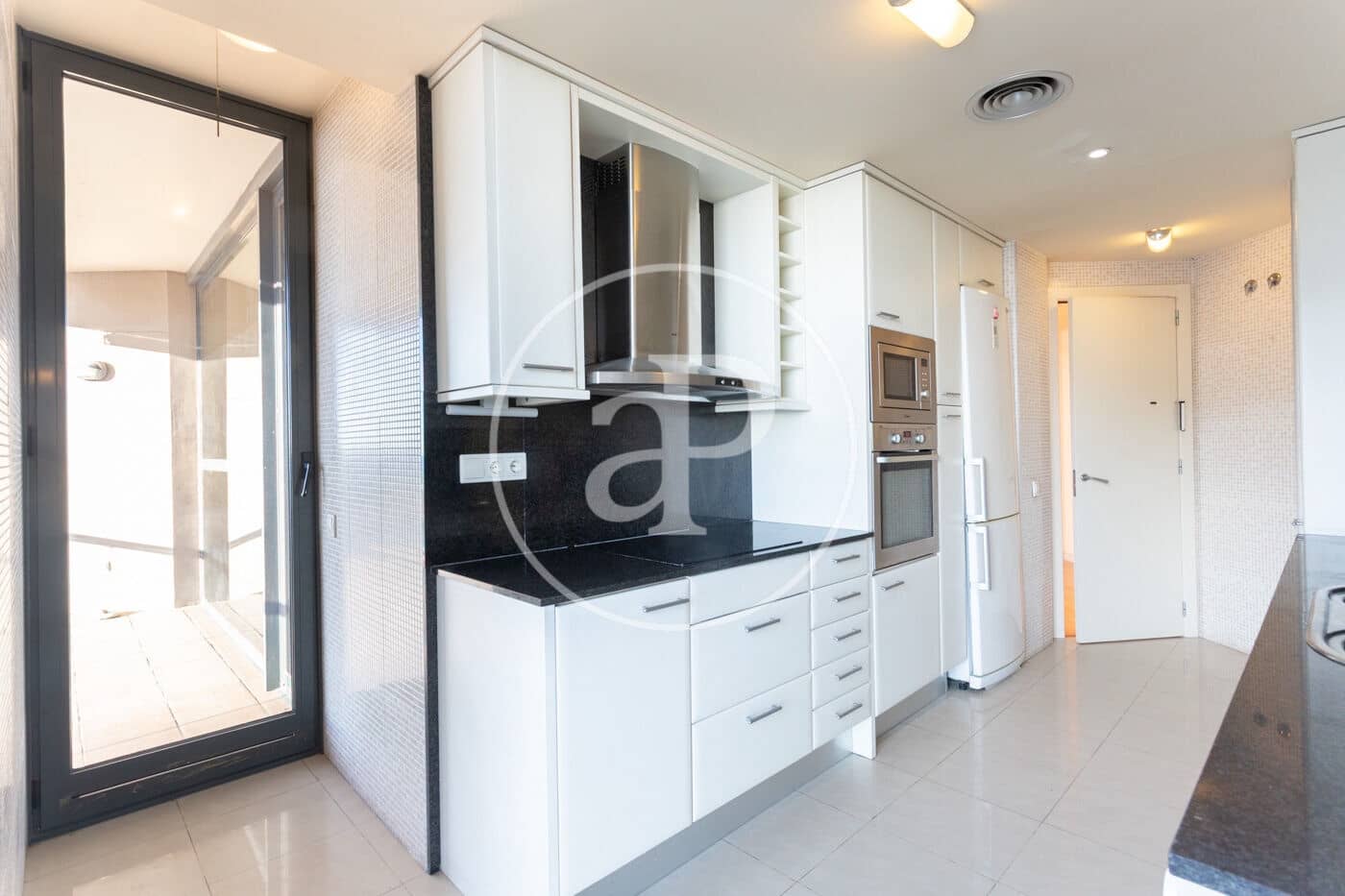 4 camera da letto Appartamento da affittare in Barcelona citta con piscina - 3.700 € (Rif: 9355826)