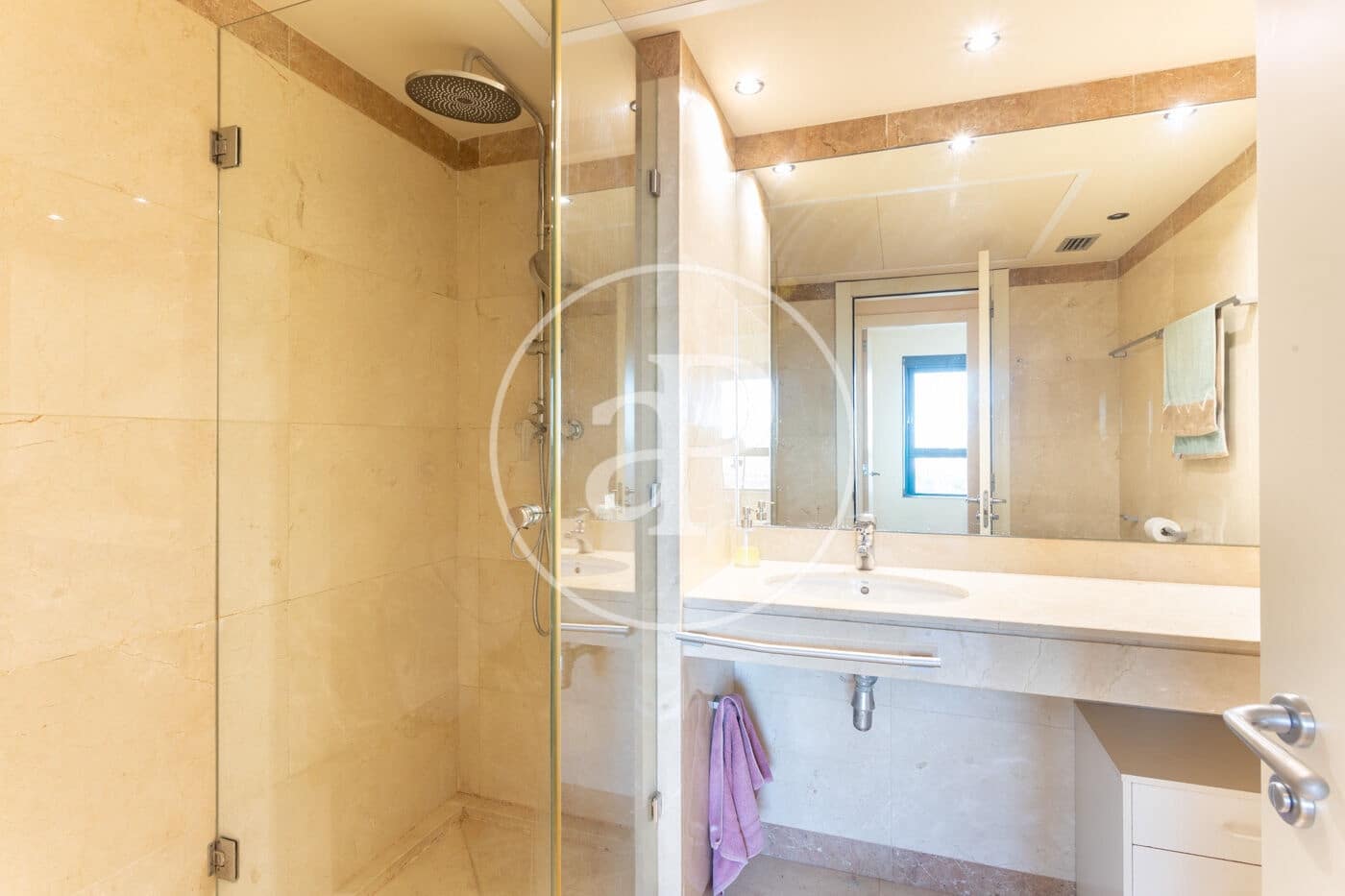 4 camera da letto Appartamento da affittare in Barcelona citta con piscina - 3.700 € (Rif: 9355826)
