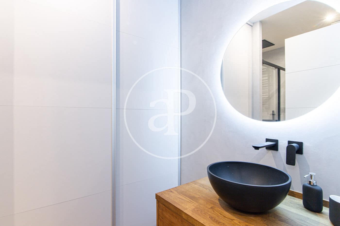 1 makuuhuone Huoneisto vuokrattavana paikassa Barcelona kaupunki - 1 700 € (Ref: 9359571)