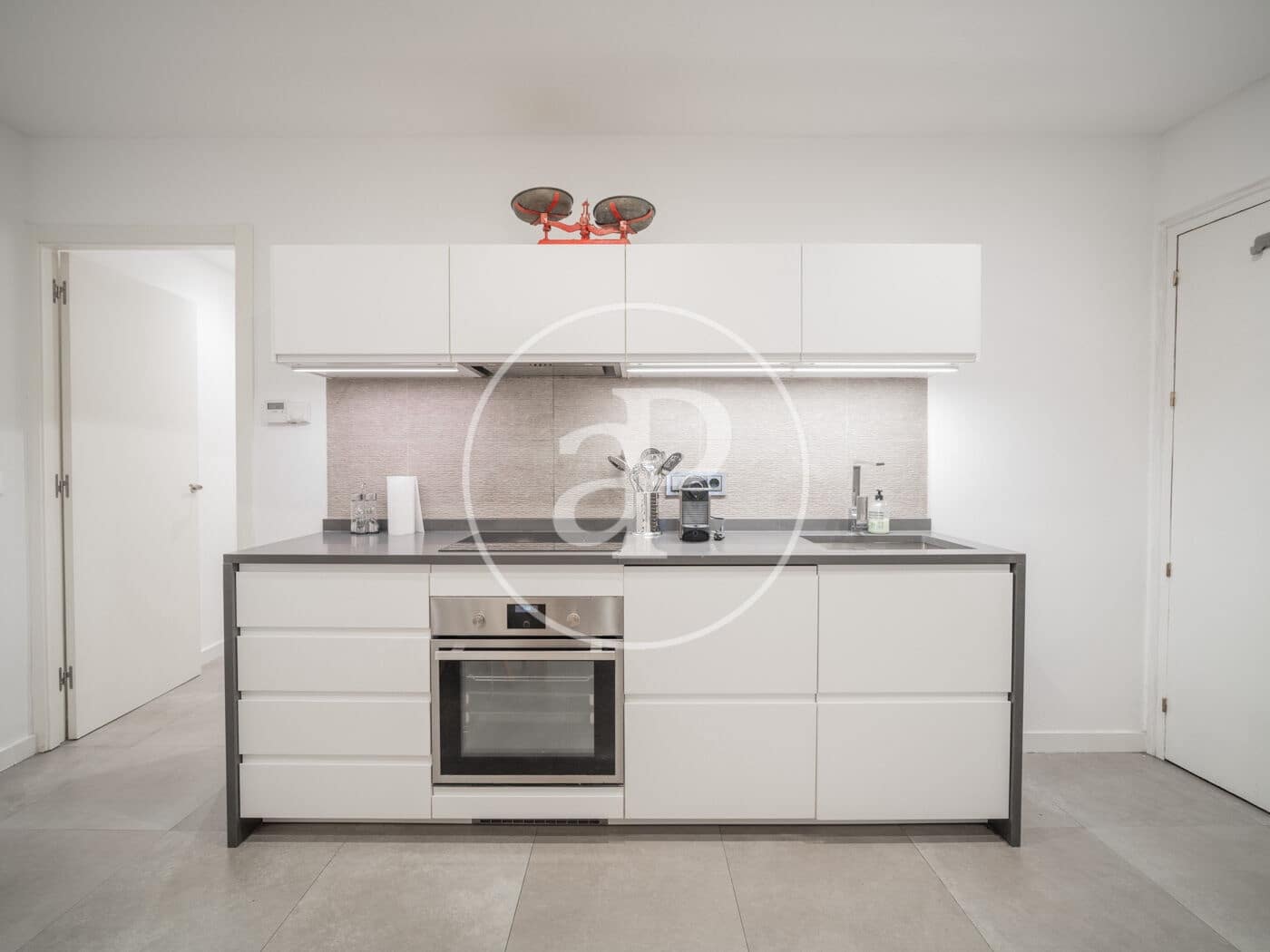 2 slaapkamer Appartement te huur in Barcelona stad - € 1.850 (Ref: 9359572)