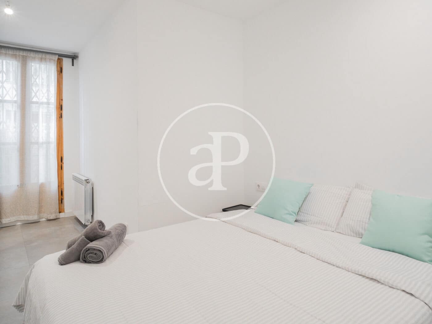 2 slaapkamer Appartement te huur in Barcelona stad - € 1.850 (Ref: 9359572)