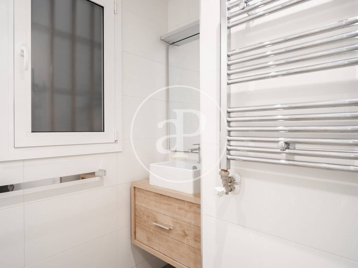 2 slaapkamer Appartement te huur in Barcelona stad - € 1.850 (Ref: 9359572)