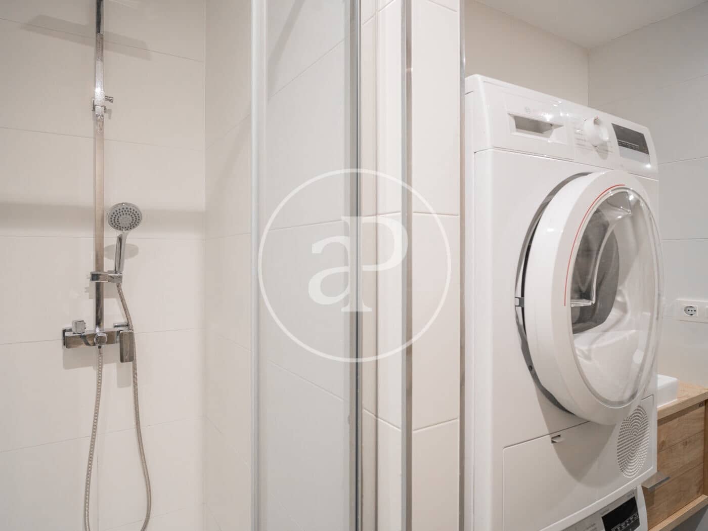 2 slaapkamer Appartement te huur in Barcelona stad - € 1.850 (Ref: 9359572)