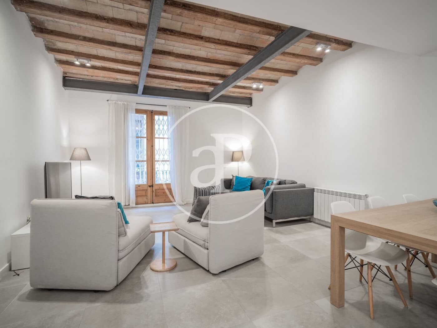 2 slaapkamer Appartement te huur in Barcelona stad - € 1.850 (Ref: 9359572)