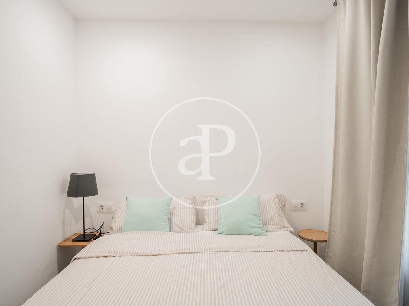2 slaapkamer Appartement te huur in Barcelona stad - € 1.850 (Ref: 9359572)