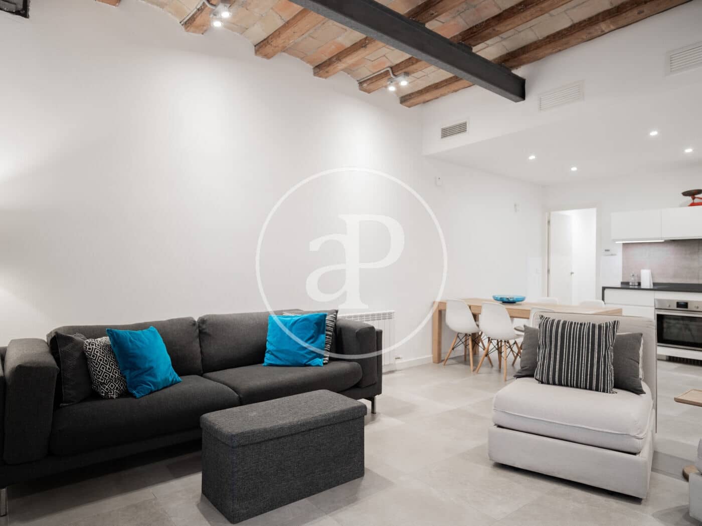 2 slaapkamer Appartement te huur in Barcelona stad - € 1.850 (Ref: 9359572)