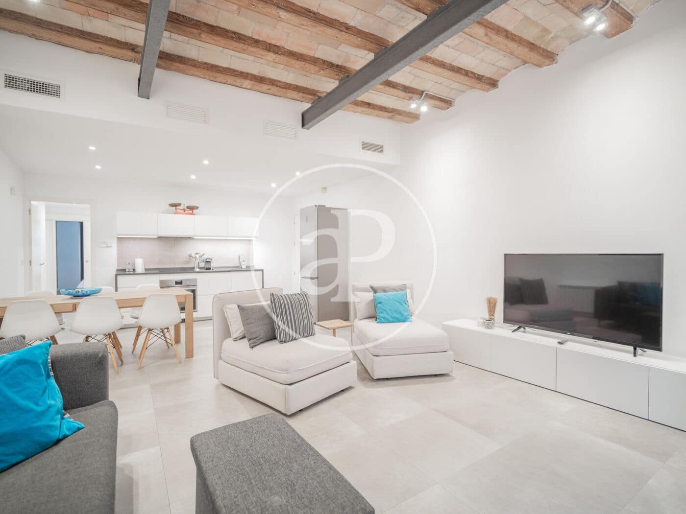 2 slaapkamer Appartement te huur in Barcelona stad - € 1.850 (Ref: 9359572)