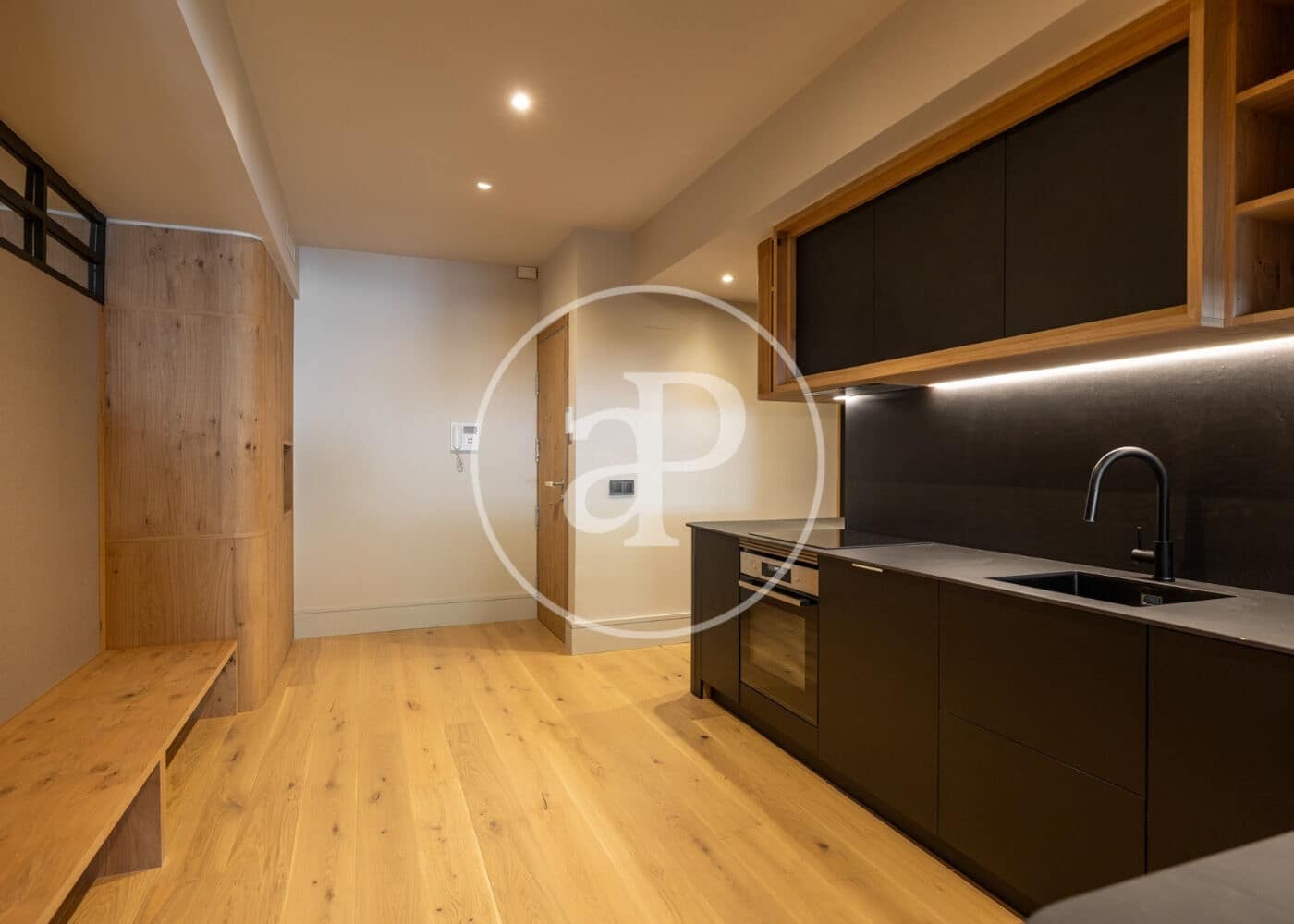 1 soveværelse Lejlighed til salg i Barcelona by - € 399.000 (Ref: 9359574)
