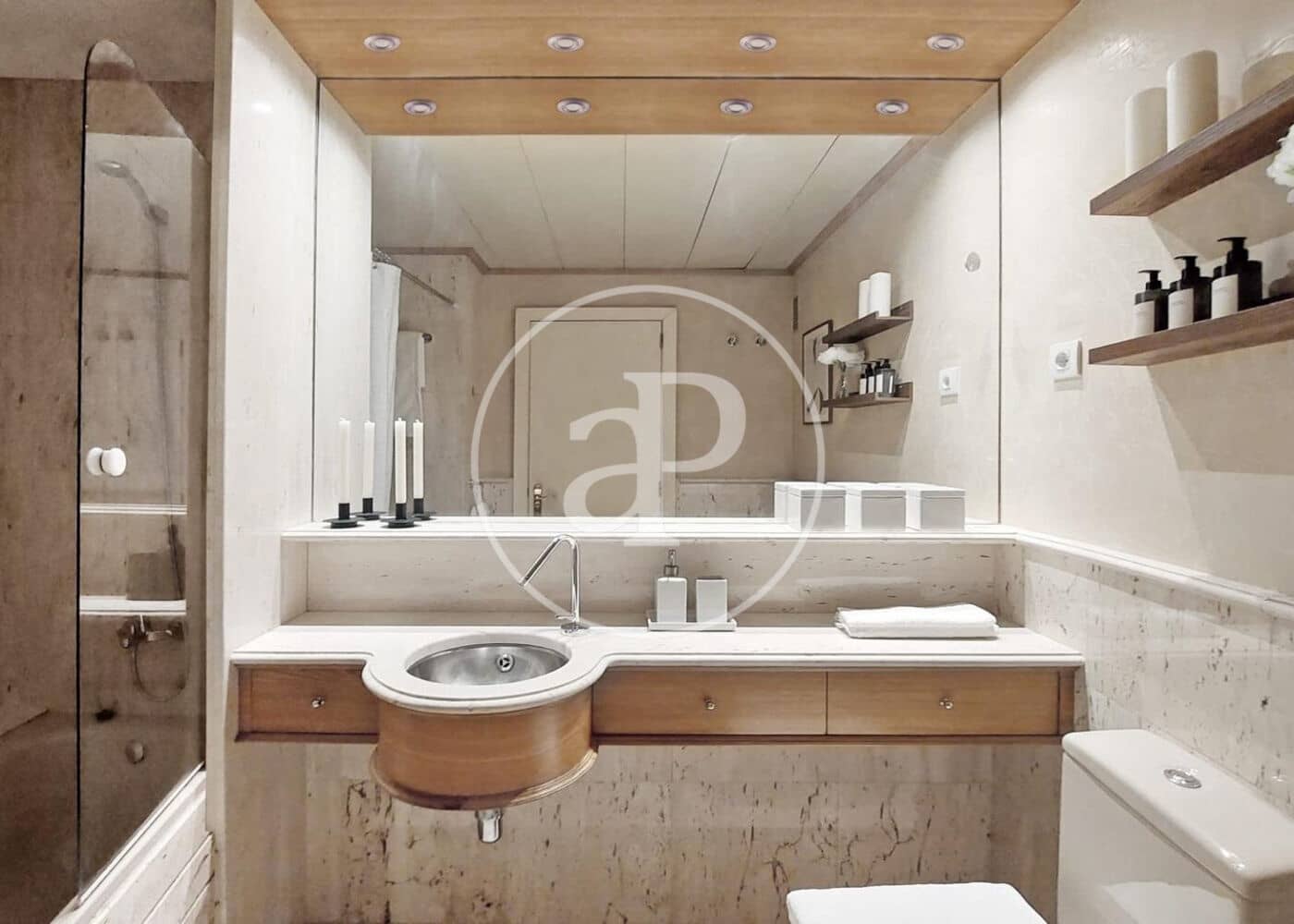 2 slaapkamer Appartement te huur in Barcelona stad - € 2.700 (Ref: 9359579)