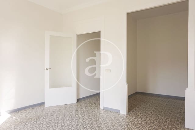 3 soveværelse Lejlighed til salg i Sant Antoni, Barcelona by - € 590.000 (Ref: 9359582)