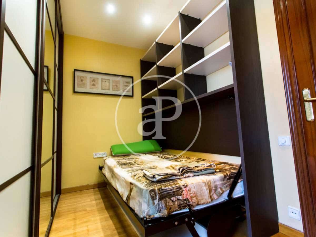 2 slaapkamer Appartement te huur in Barcelona stad - € 2.130 (Ref: 9362626)