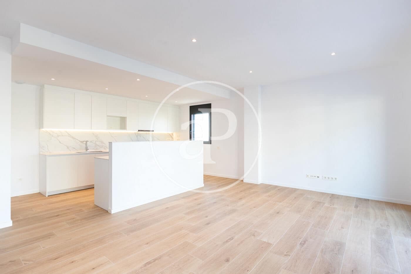 3 makuuhuone Kattohuoneisto vuokrattavana paikassa Esplugues de Llobregat - 3 500 € (Ref: 9367491)