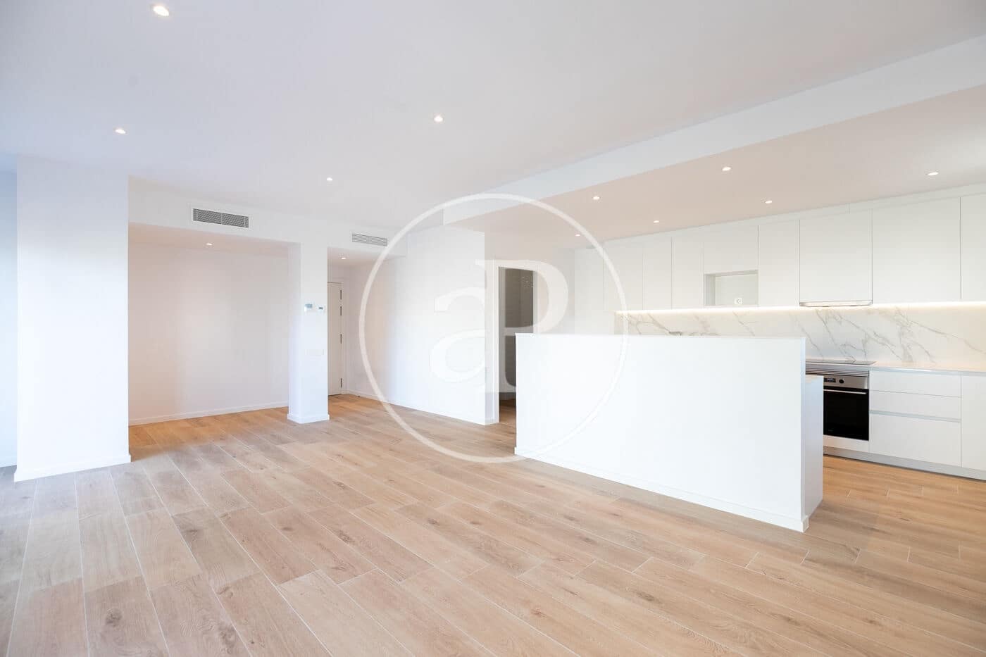 3 makuuhuone Kattohuoneisto vuokrattavana paikassa Esplugues de Llobregat - 3 500 € (Ref: 9367491)